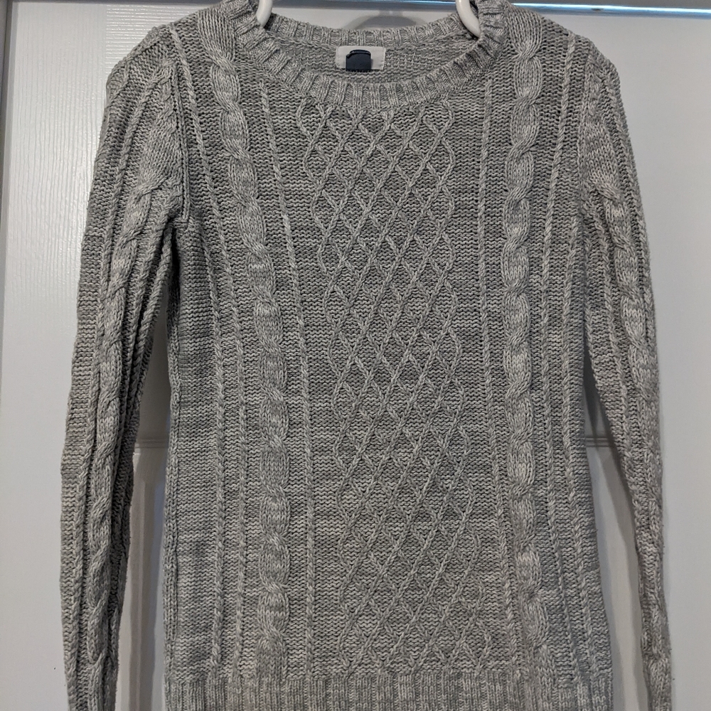 Old navy gray crew neck knit sweater